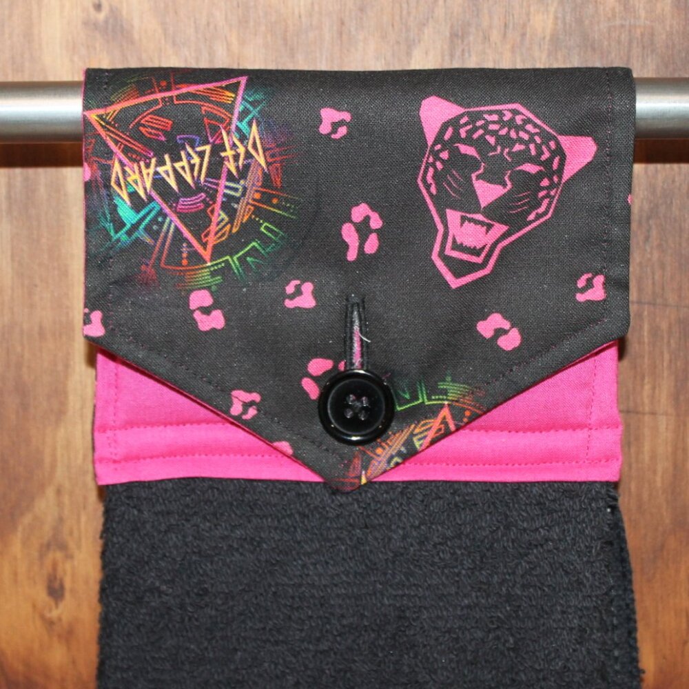 DEF LEPPARD PINK & BLACK PRINT HANDMADE HANGING HAND KITCHEN TOWEL COTTON TOWEL